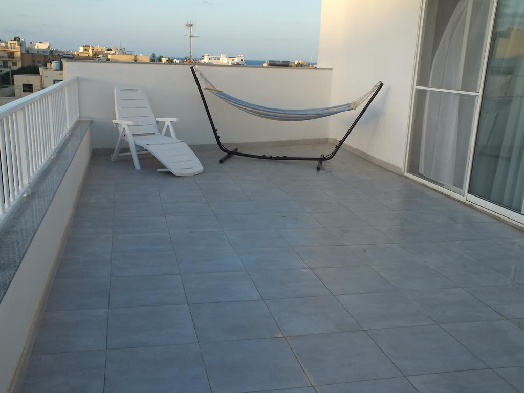 Penthouse Next To The Beach Marsaskala Exterior photo